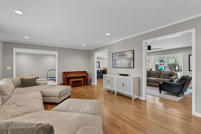 633 N RUTLAND ST, Wichita, KS 67206