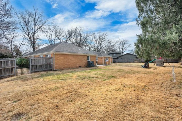 633 N RUTLAND ST, Wichita, KS 67206