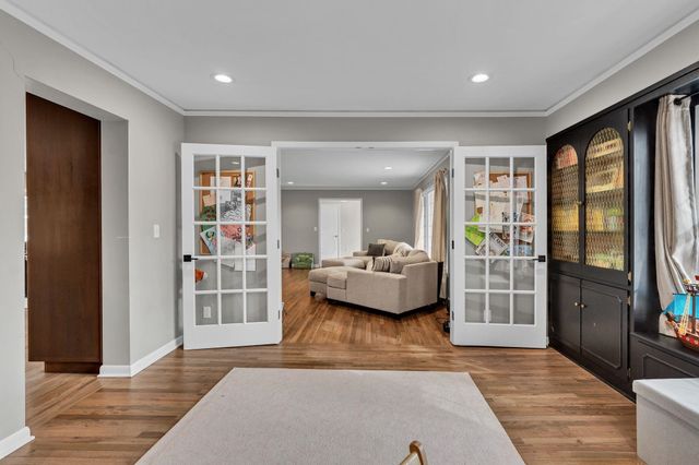 633 N RUTLAND ST, Wichita, KS 67206