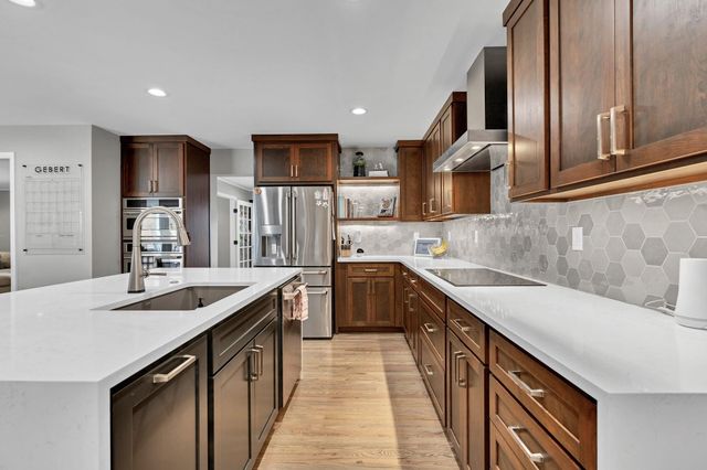 633 N RUTLAND ST, Wichita, KS 67206