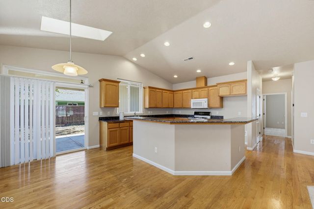 1007 Highbury Drive, Medford, OR 97501
