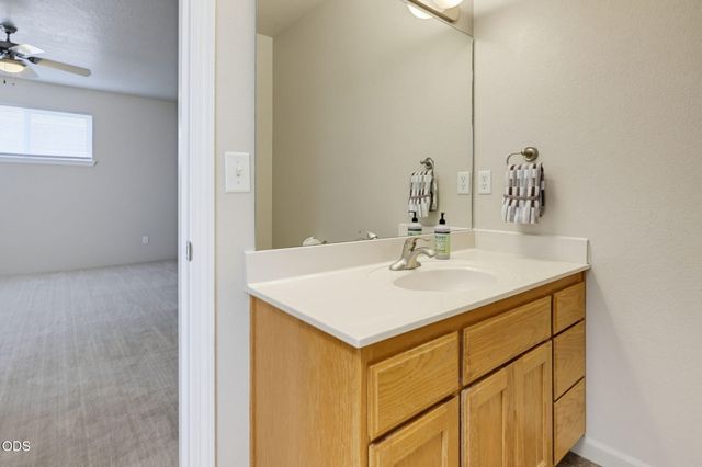 1007 Highbury Drive, Medford, OR 97501