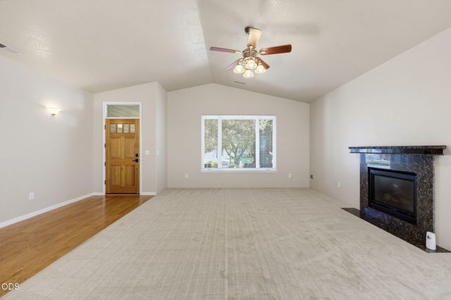 1007 Highbury Drive, Medford, OR 97501