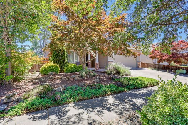1007 Highbury Drive, Medford, OR 97501