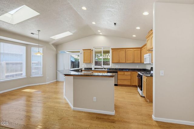 1007 Highbury Drive, Medford, OR 97501
