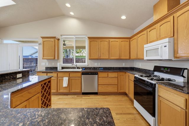 1007 Highbury Drive, Medford, OR 97501