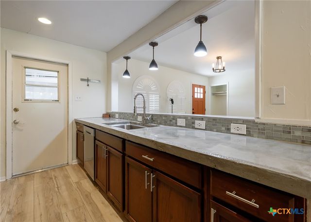 625 Creek Drive, New Braunfels, TX 78130