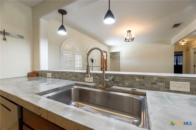 625 Creek Drive, New Braunfels, TX 78130