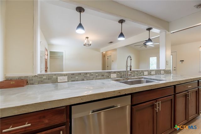 625 Creek Drive, New Braunfels, TX 78130