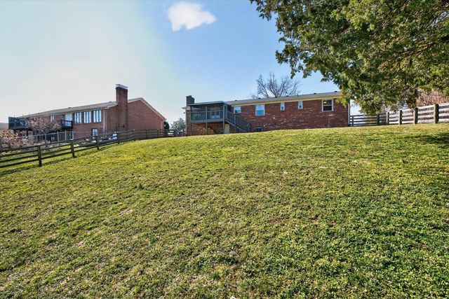 224 Walnut Hill Drive, Richmond, KY 40475