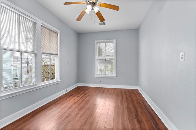 2005 37th Street, Galveston, TX 77550