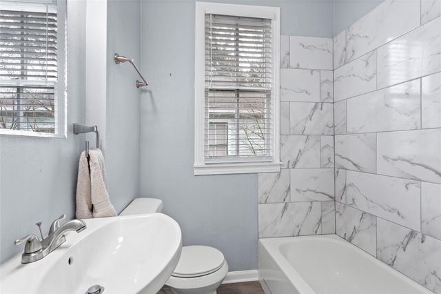 2005 37th Street, Galveston, TX 77550