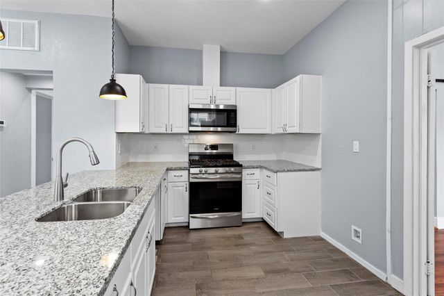 2005 37th Street, Galveston, TX 77550