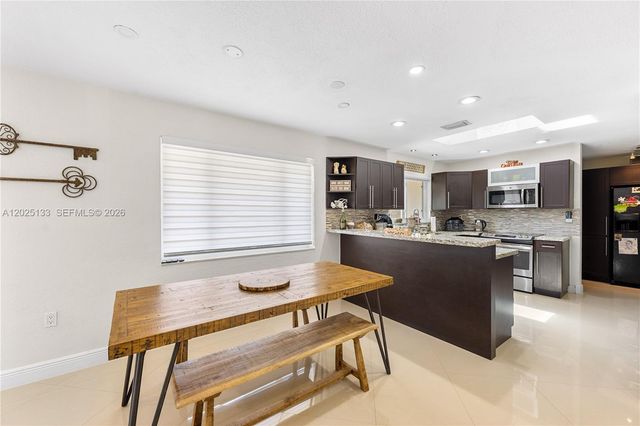 16820 NW 74th Ave, Hialeah, FL 33015