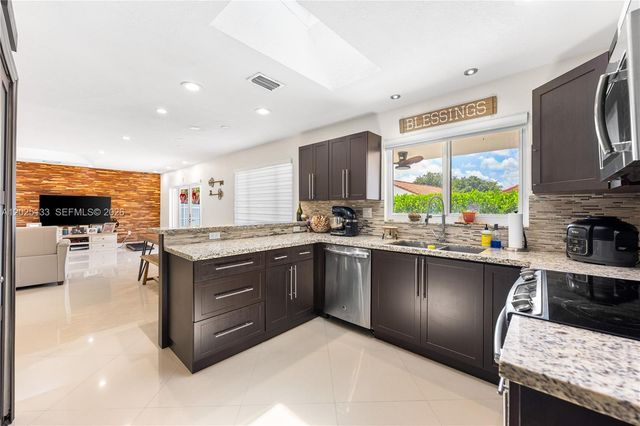 16820 NW 74th Ave, Hialeah, FL 33015