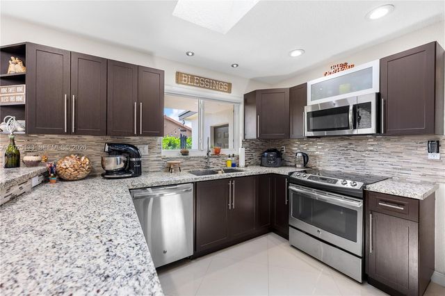 16820 NW 74th Ave, Hialeah, FL 33015
