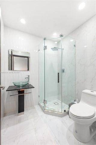 16820 NW 74th Ave, Hialeah, FL 33015
