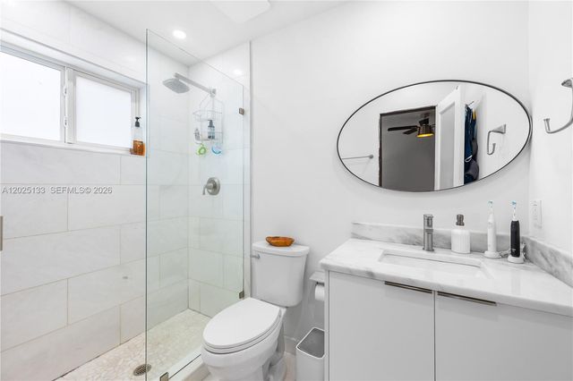 16820 NW 74th Ave, Hialeah, FL 33015