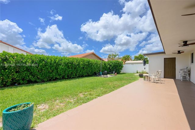 16820 NW 74th Ave, Hialeah, FL 33015