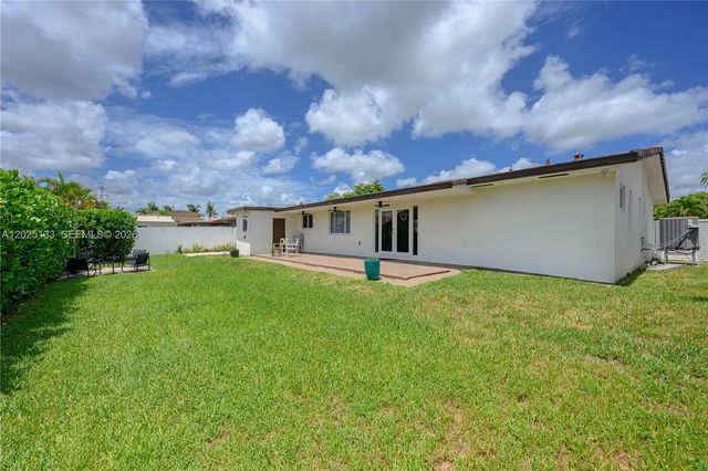 16820 NW 74th Ave, Hialeah, FL 33015