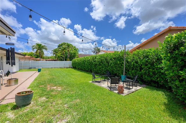 16820 NW 74th Ave, Hialeah, FL 33015
