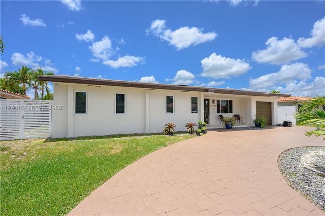 16820 NW 74th Ave, Hialeah, FL 33015
