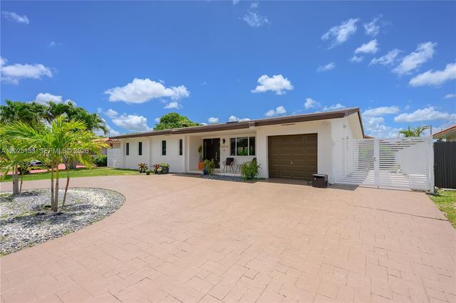 16820 NW 74th Ave, Hialeah, FL 33015