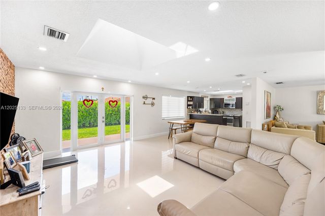 16820 NW 74th Ave, Hialeah, FL 33015