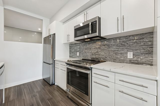 4040 N Hall Street 211, Dallas, TX 75219