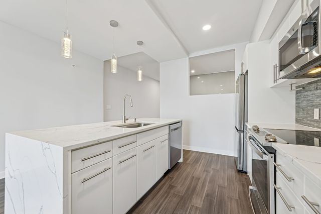 4040 N Hall Street 211, Dallas, TX 75219