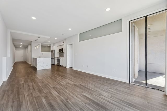 4040 N Hall Street 211, Dallas, TX 75219