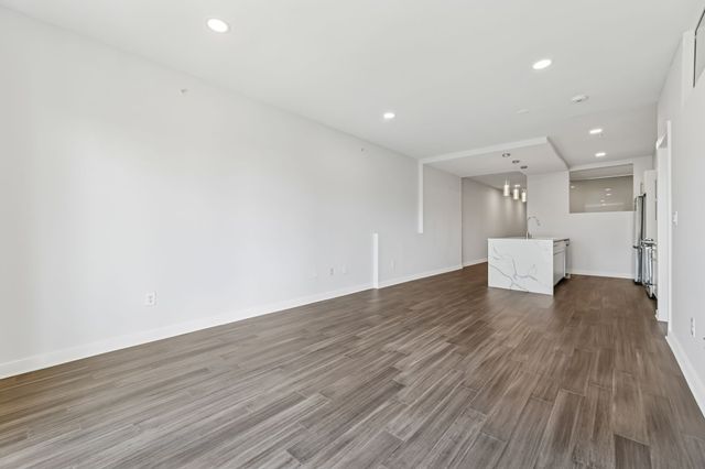 4040 N Hall Street 211, Dallas, TX 75219