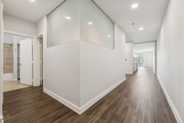 4040 N Hall Street 211, Dallas, TX 75219