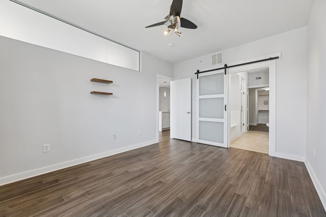 4040 N Hall Street 211, Dallas, TX 75219