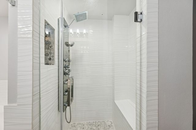 4040 N Hall Street 211, Dallas, TX 75219