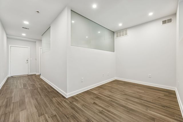 4040 N Hall Street 211, Dallas, TX 75219