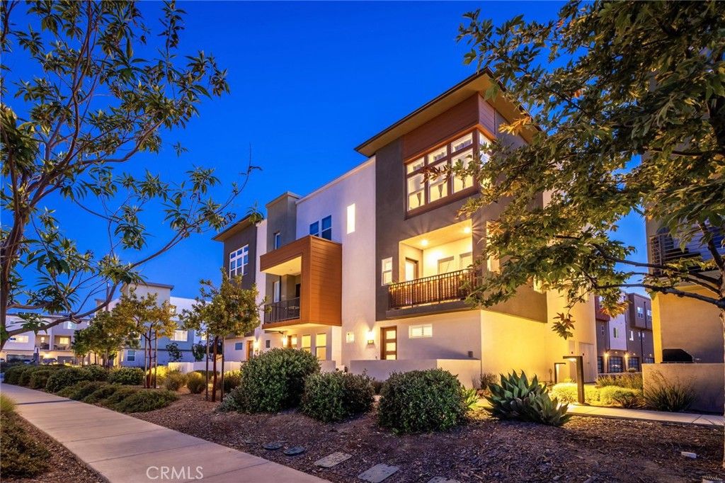 Image 1 of property listing at 27562 Sparrow Court, Valencia, CA 91381