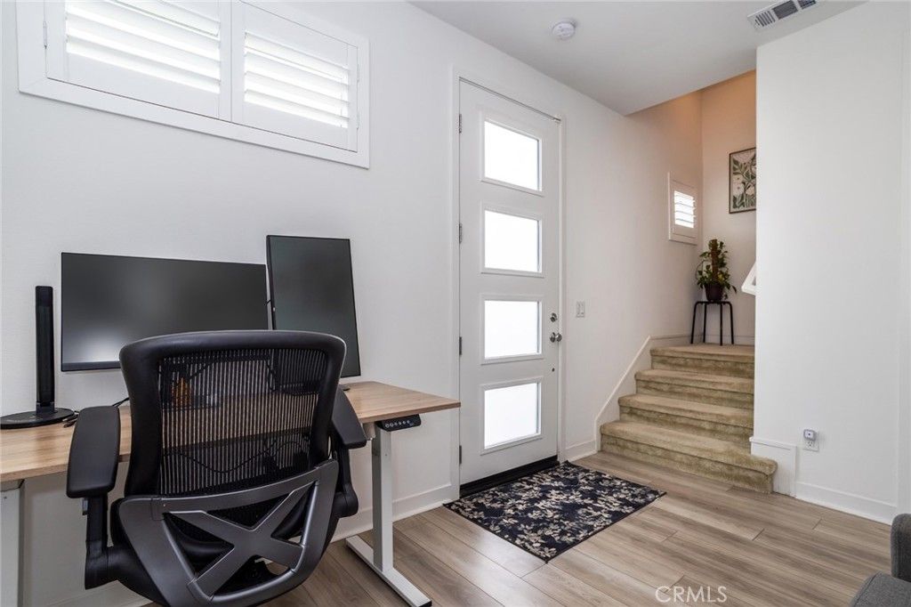 Image 10 of property listing at 27562 Sparrow Court, Valencia, CA 91381