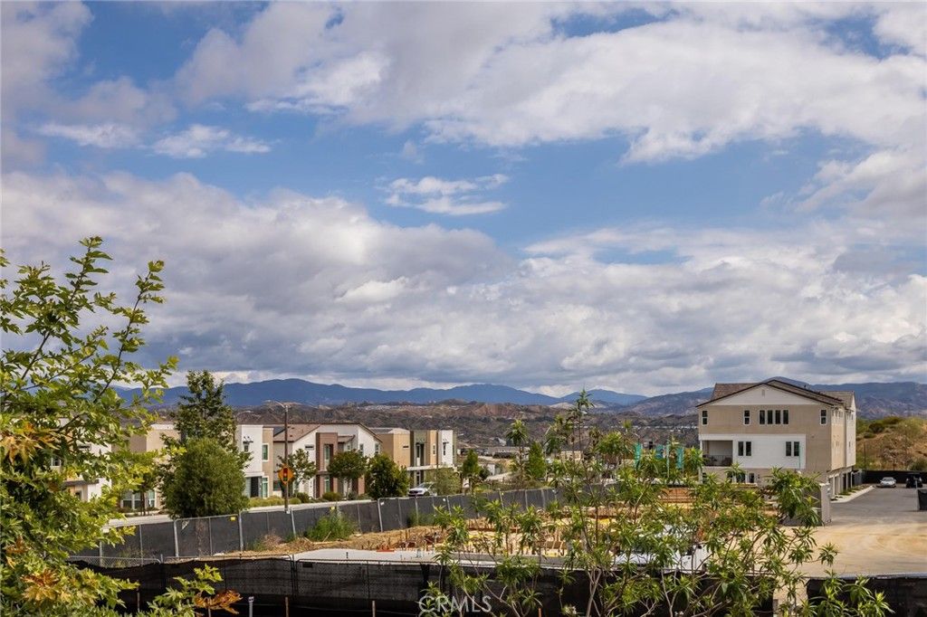 Image 16 of property listing at 27562 Sparrow Court, Valencia, CA 91381