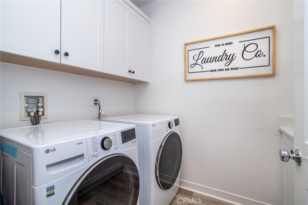 Image 24 of property listing at 27562 Sparrow Court, Valencia, CA 91381
