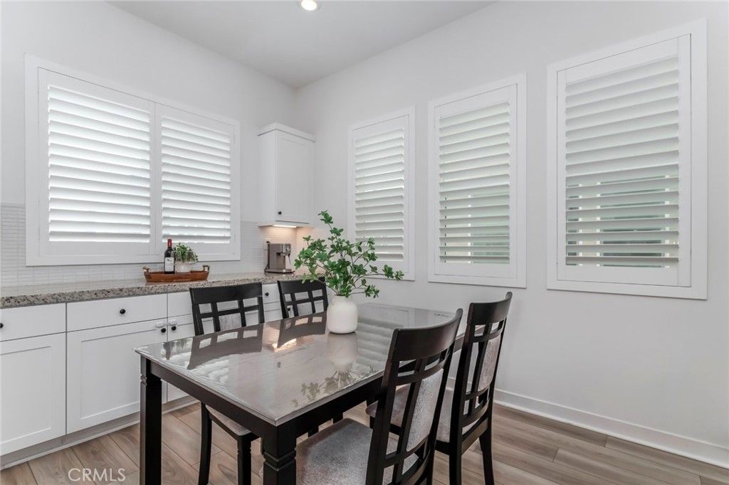 Image 25 of property listing at 27562 Sparrow Court, Valencia, CA 91381