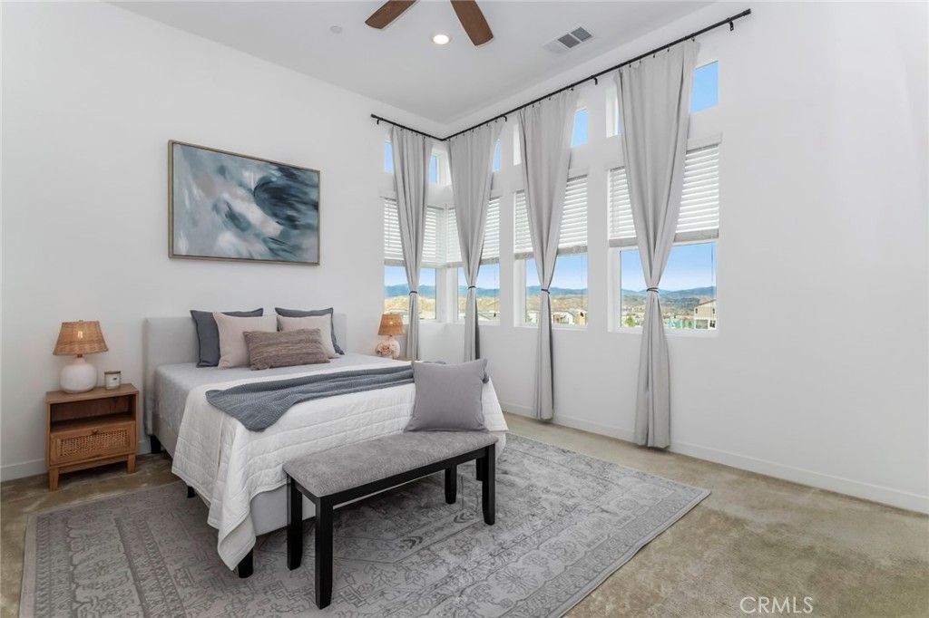 Image 27 of property listing at 27562 Sparrow Court, Valencia, CA 91381
