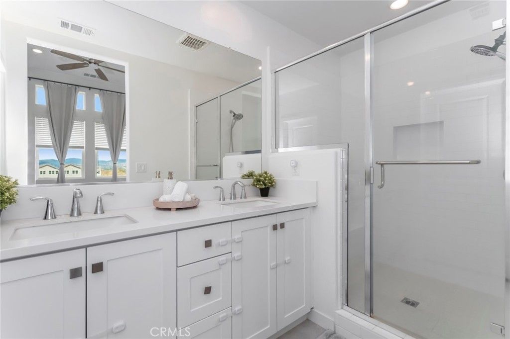 Image 30 of property listing at 27562 Sparrow Court, Valencia, CA 91381