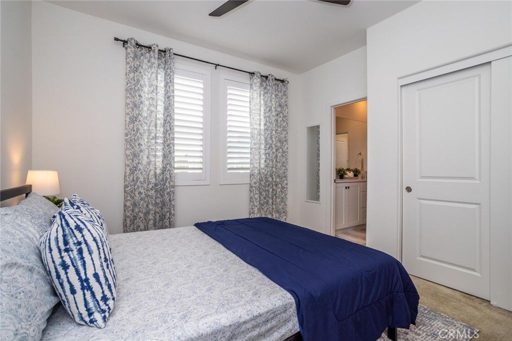 Image 33 of property listing at 27562 Sparrow Court, Valencia, CA 91381