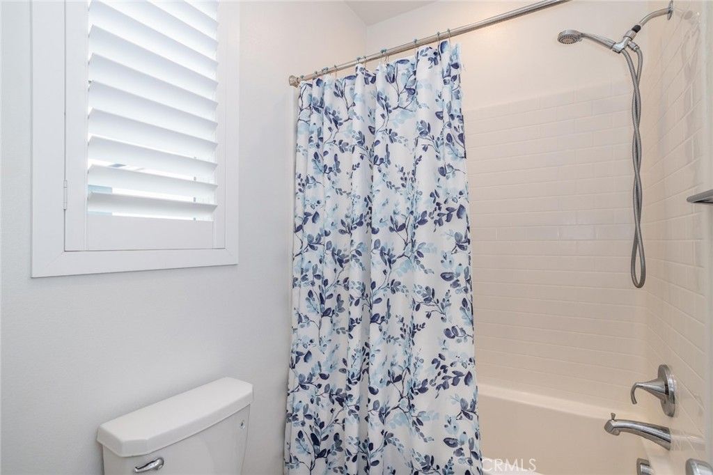 Image 36 of property listing at 27562 Sparrow Court, Valencia, CA 91381