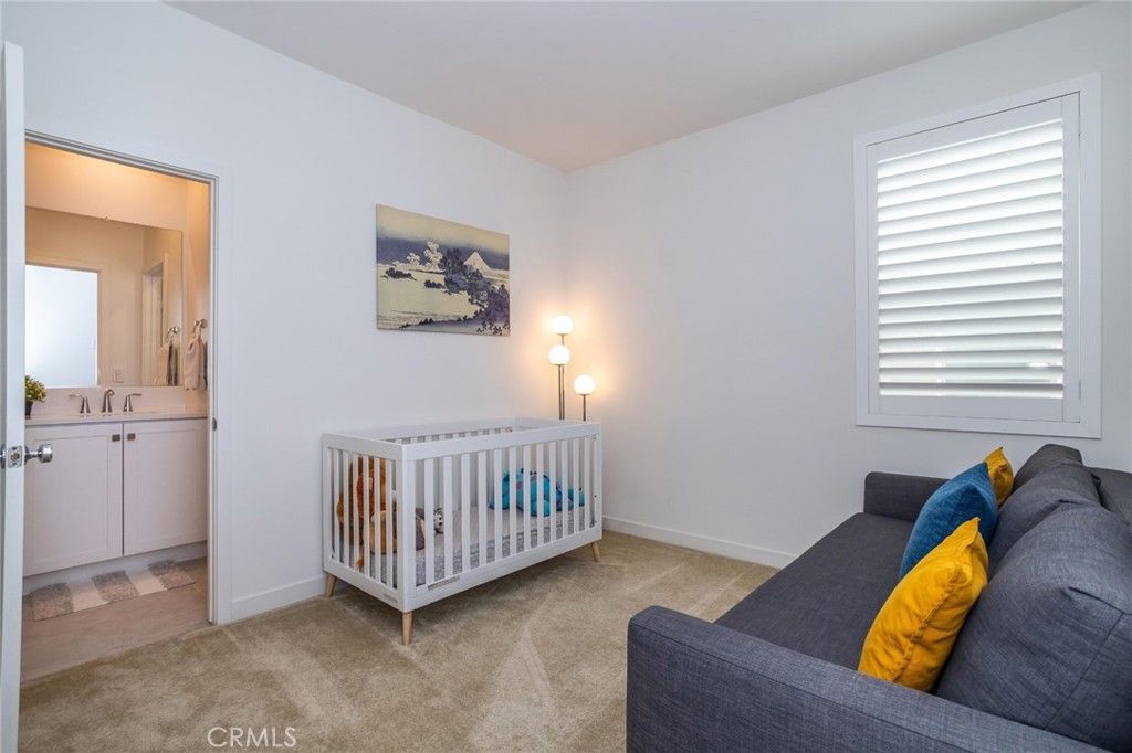Image 37 of property listing at 27562 Sparrow Court, Valencia, CA 91381