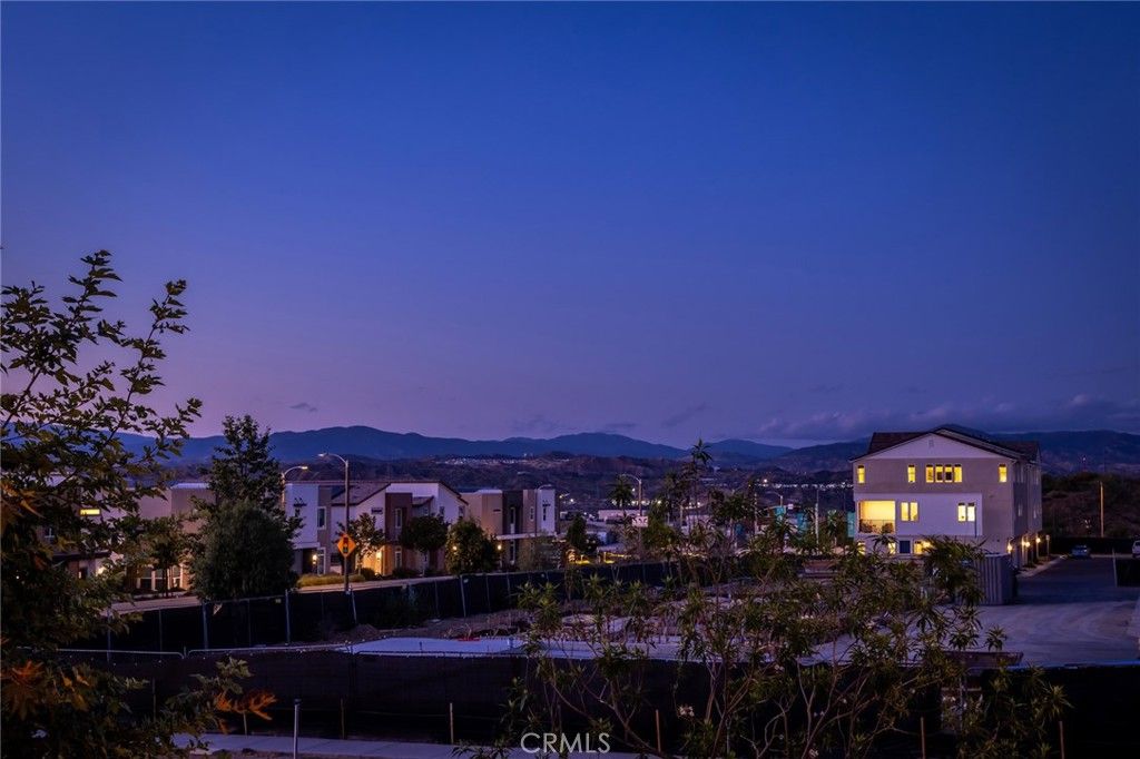 Image 53 of property listing at 27562 Sparrow Court, Valencia, CA 91381
