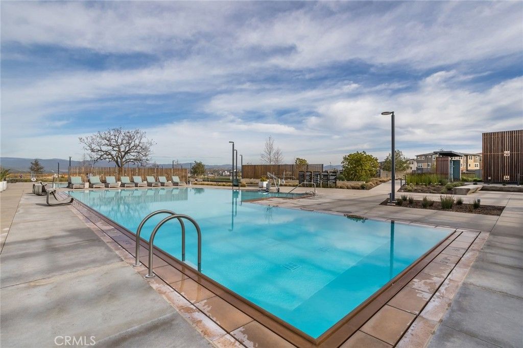 Image 61 of property listing at 27562 Sparrow Court, Valencia, CA 91381