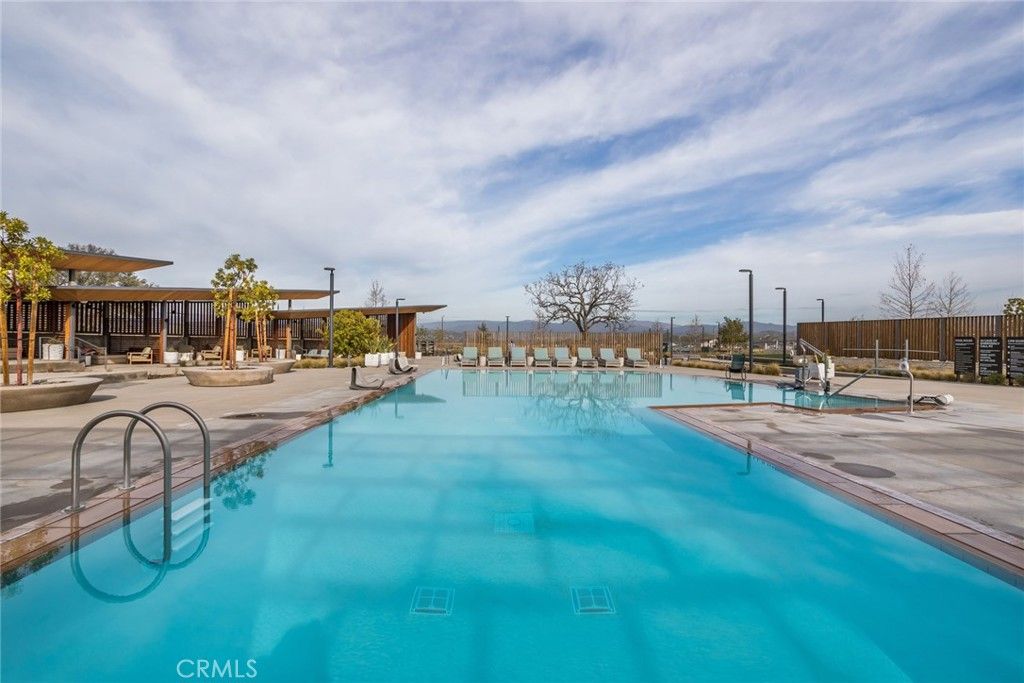 Image 62 of property listing at 27562 Sparrow Court, Valencia, CA 91381