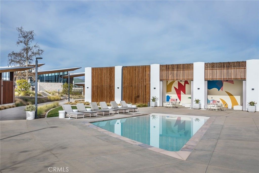 Image 64 of property listing at 27562 Sparrow Court, Valencia, CA 91381